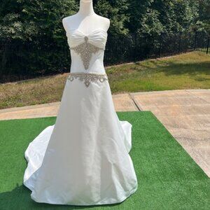 NWT Emerald Bridal Gown Strapless Ivory Satin Size 8
